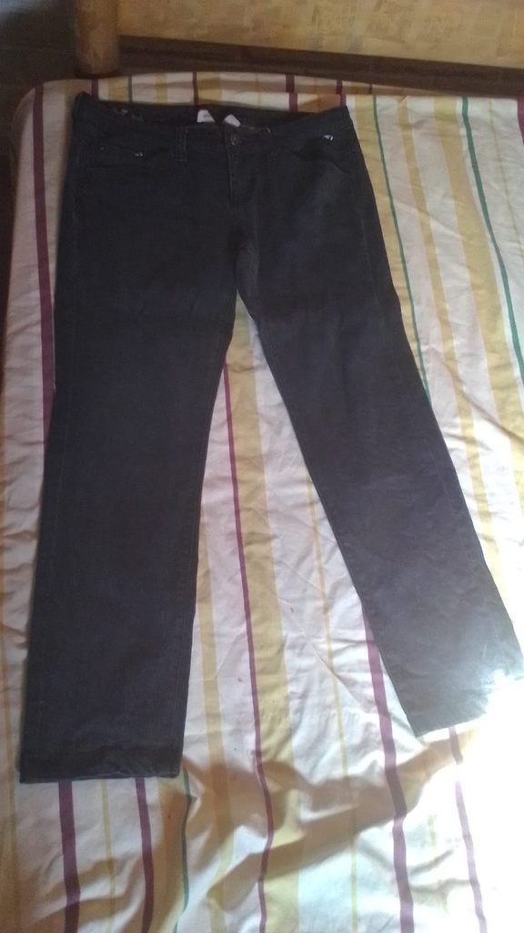 pantalon negro