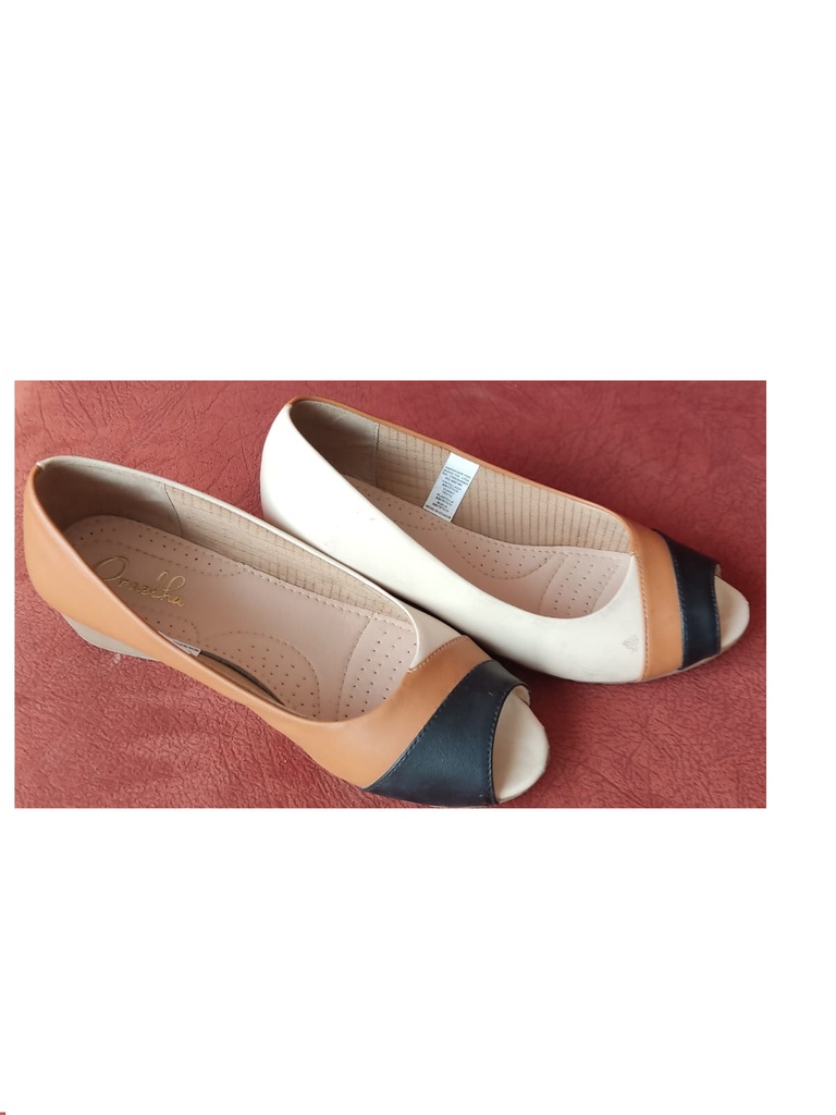 Zapatos diferentes tonos taco magnolia Talla 35, $15